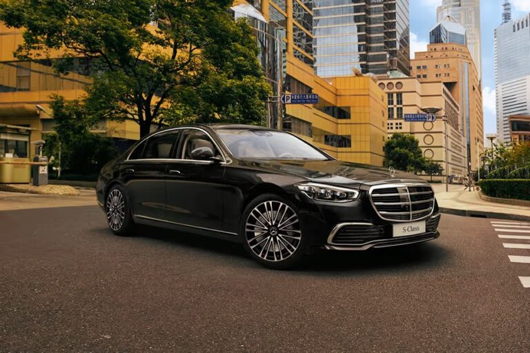 exterior_mercedesbenz-sclass_front-right-side_930x620